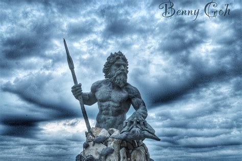 Virginia Beach & Round Bay, Norfolk, Virginia   Statue of ...