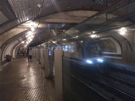 Visita a la estación fantasma del Metro de Madrid – la broma