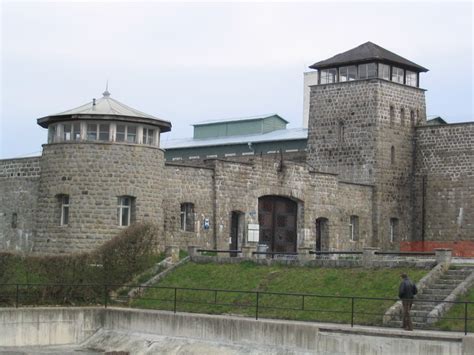Visita al campo di concentramento di Mauthausen ...