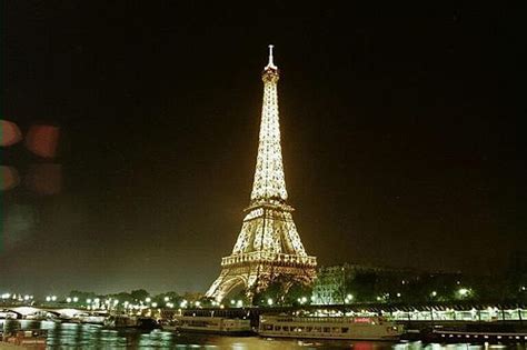 Visita París de noche desde Disneyland París
