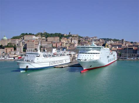 VisitsItaly.com   Ferries to and from Italian ports
