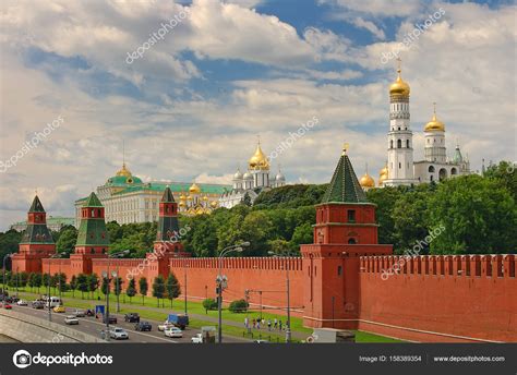 Vista panorámica de la Plaza Roja de Moscú, Kremlin Torres ...