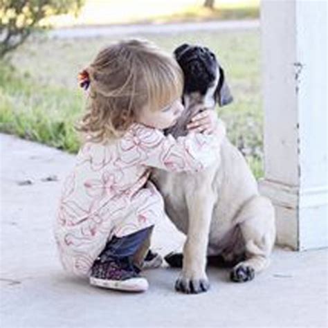 ¡Vivan los abrazos!   Perros y bebés: las fotos más tiernas