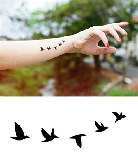 Vögel Hand tatoowieren lassen Ideen Motive | Tattoos ...