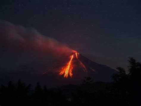 Volcanic unrest in Mexico: Eruptions of Colima and ...