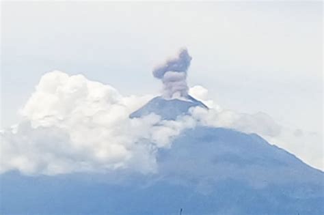 Volcano eruption in Mexico after earthquake  more ...