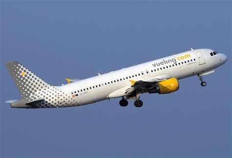 Vueling viert 4 miljoenste passagier in Nederland ...