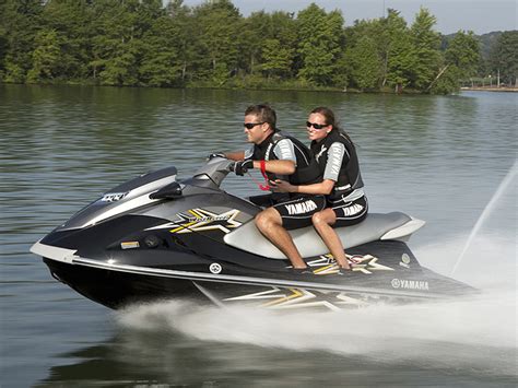 VXS e VXR  Yamaha introduz motos de água de baixo preço no ...