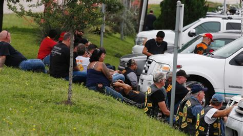 Waco biker gang shootout kills 9 outside Twin Peaks   CNN.com