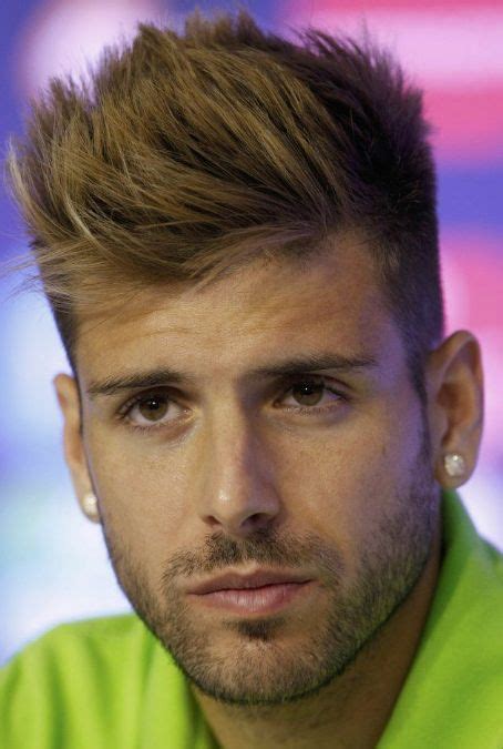 Who is Miguel Veloso dating? Miguel Veloso girlfriend, wife