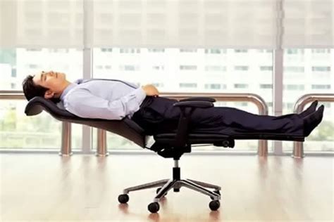 Why a Good Office Chair Prevents Stress on Your Body ...