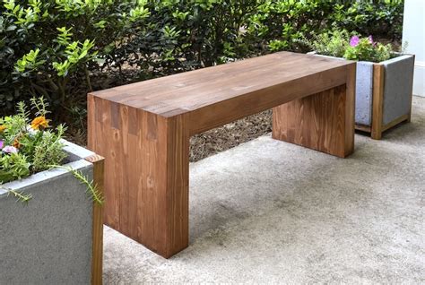 Williams Sonoma inspired DIY outdoor bench   diycandy.com