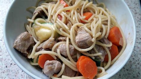 Wok de Pasta con verduras y carne o Fideos Chinos