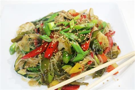 Wok de verduras con fideos de soja – Yolanda Pincholos