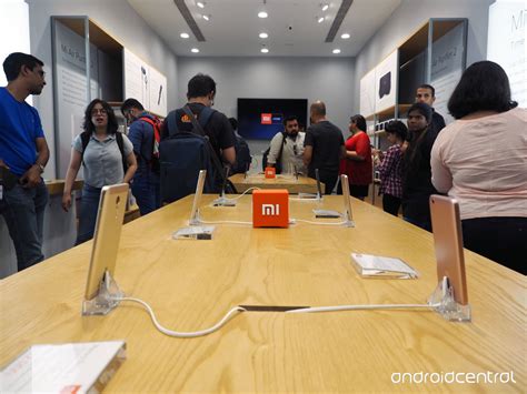 Xiaomi kicks off retail push in India with its first Mi ...