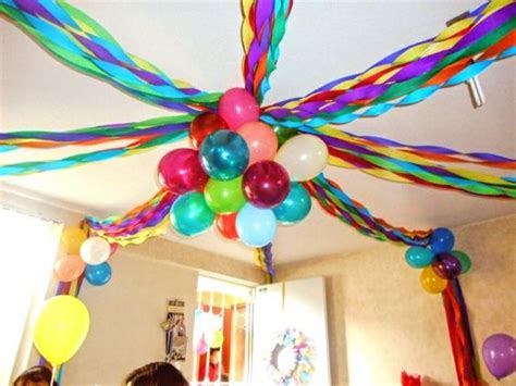 Y la decoracion con globos y papel en el techo! | ideas ...