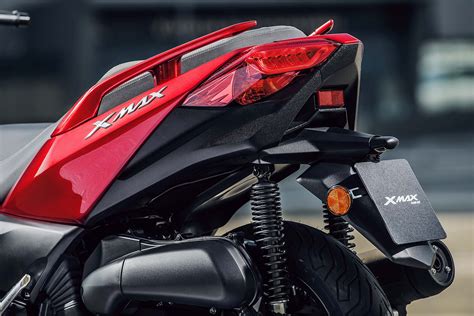Yamaha X MAX 125 2018   RED Live