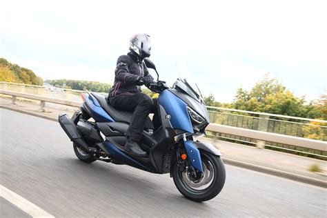 Yamaha XMAX 400:  A maxi scooter without a maxi price tag ...