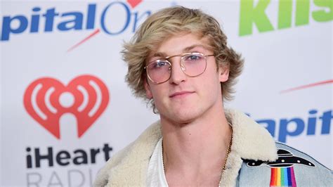 YouTube Star Logan Paul Sorry for Video Showing Dead Body ...