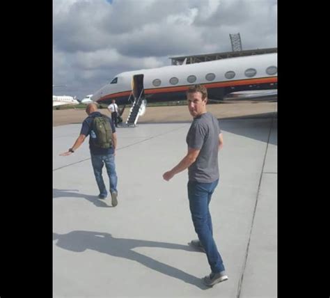 Zuckerberg Boarding A Private Jet At Lagos Airport ...